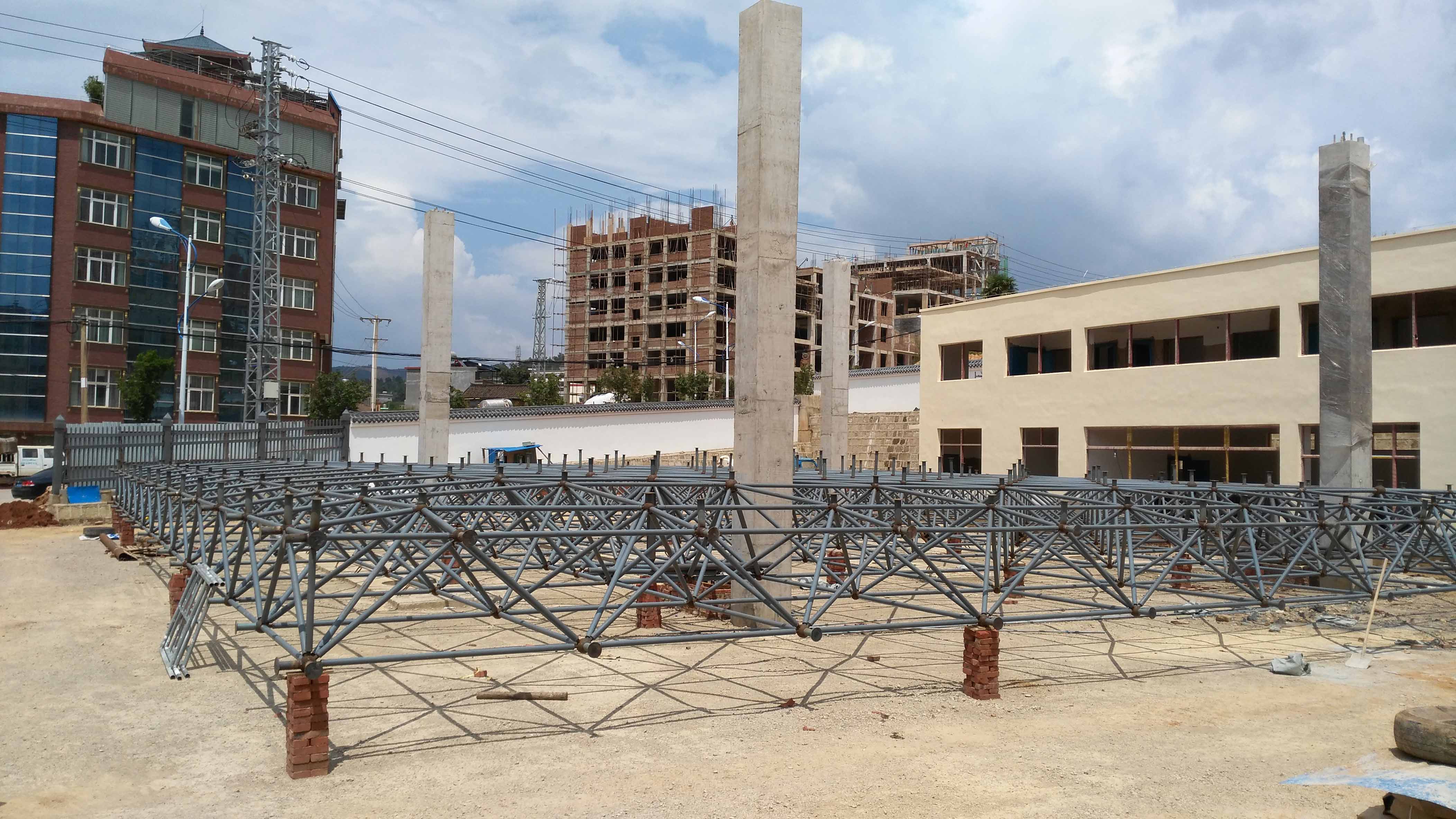 福泉小型加油站网架